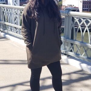 Tunic sweater in olive